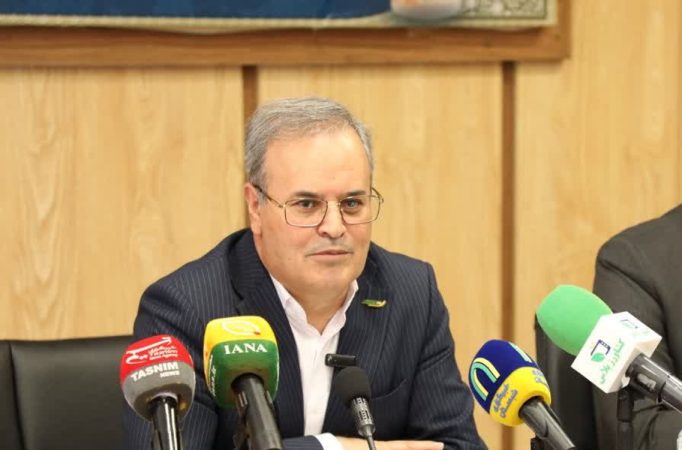 معاون وزیر و رئیس سازمان تحقیقات، آموزش و ترویج کشاورزی از راه‌اندازی ۵ نیروگاه خورشیدی با مجموع ظرفیت ۲۱۵ کیلووات در اراضی سازمان تات خبر داد 